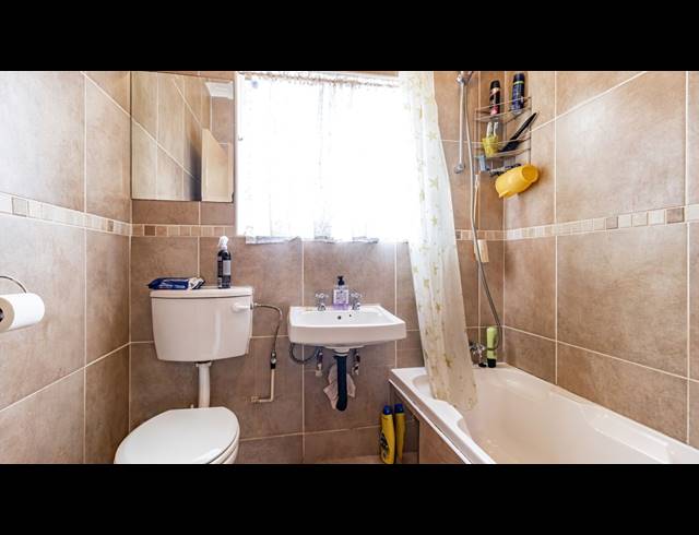 2 BEDROOM TOWNHOUSE FOR SALE IN EDEN GLEN